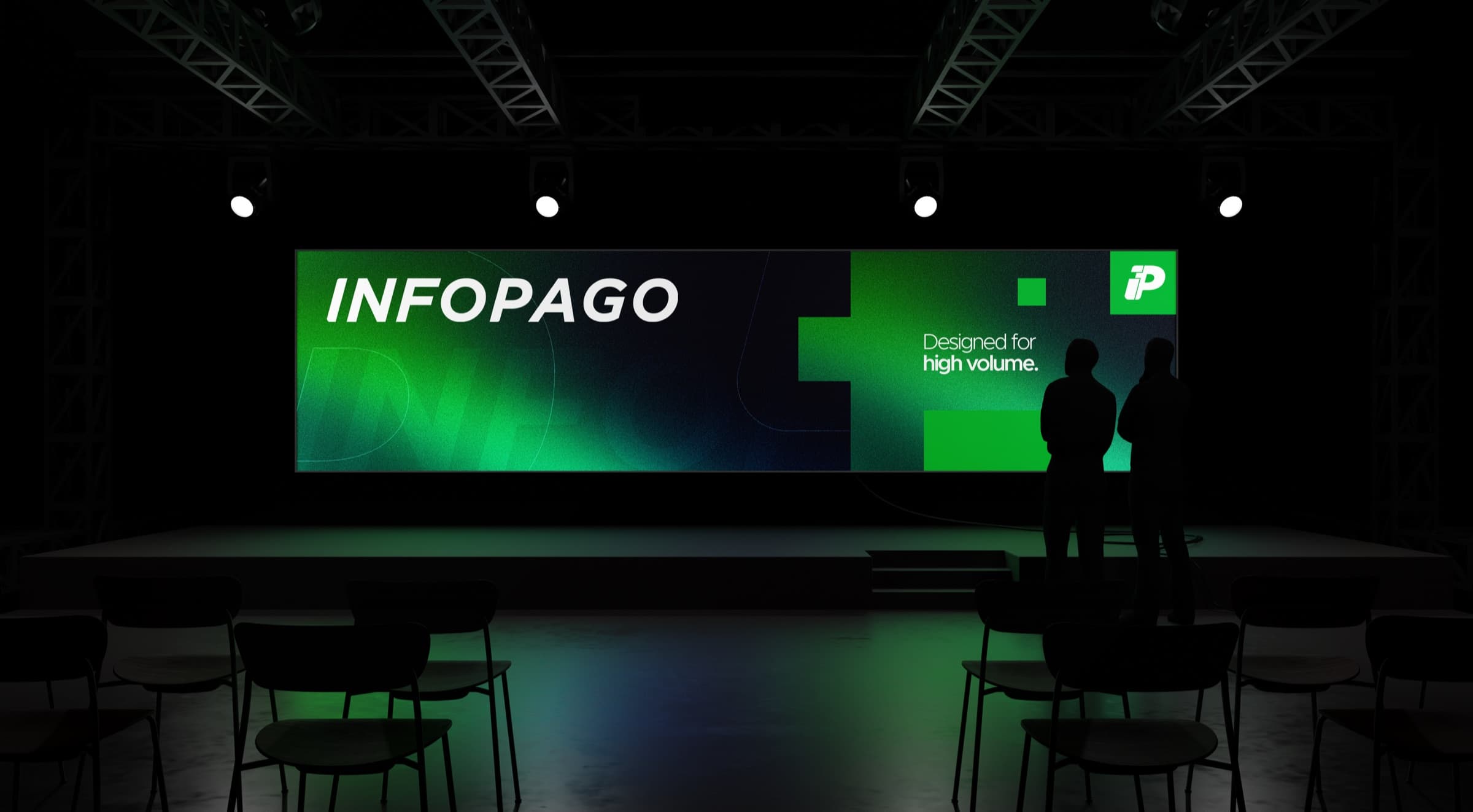 Telão em palco de evento com a marca Infopago e a frase Designed for high volume
